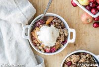 Sweet Tart Gluten-Free Cranberry Apple Crisp