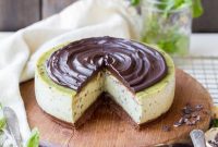 Paleo Vegan Gluten Free No Bake Mint Chip Cheesecake