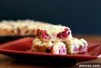 Sweet-Tart Cranberry Streusel Bars