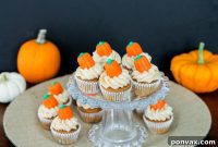 Spiced Pumpkin Carrot Cupcakes with Cinnamon Cream Cheese Frosting