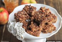 Delicious Gluten Free Vegan Caramel Apple Crumb Bars Sweetened Naturally