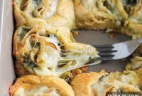 Cheesy Turkey Pesto Pinwheels