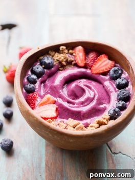 Berry Pitaya Smoothie Bowl