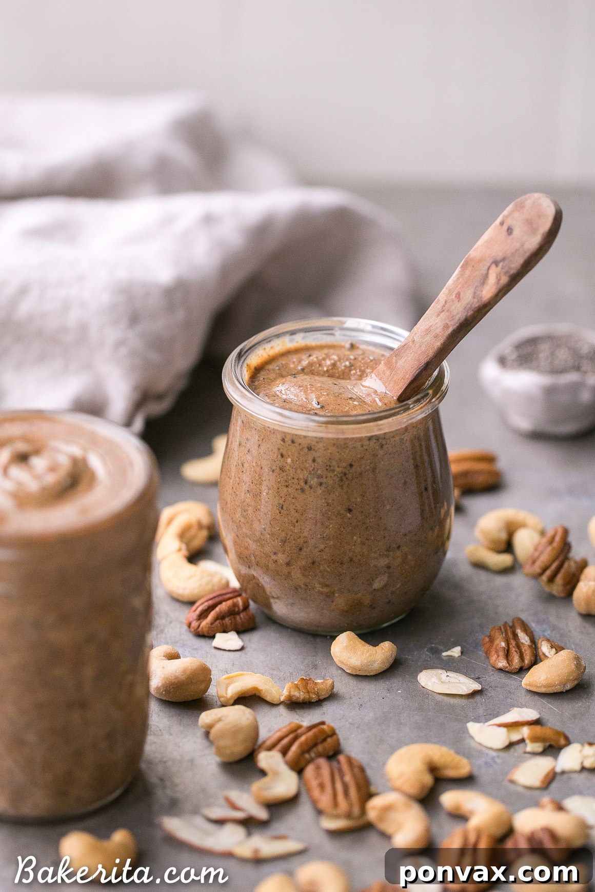 Powerhouse Seed Nut Butter 6 This Super Seed Nut Butter is made with a variety of nuts and seeds, creating a smooth and creamy spread that's super flavorful and loaded with nutrients. This delicious homemade nut + seed butter comes together quickly in a blender or food processor.