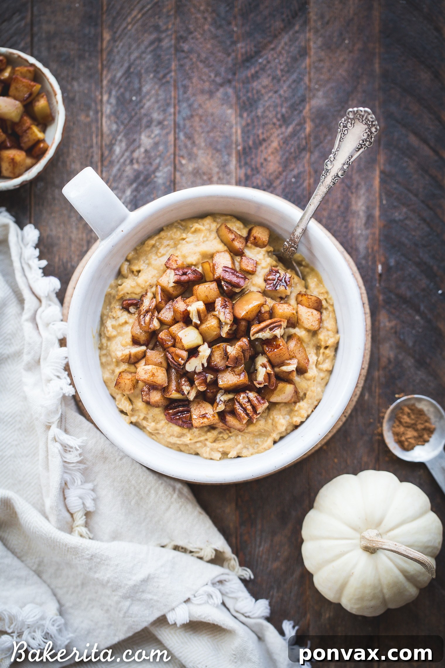Warm Spiced Pumpkin Oats and Golden Caramel Apples 2 Rich, creamy, and wholesome Pumpkin Spice Oatmeal, gently sweetened with maple syrup and adorned with warm sauteed apples. A perfect gluten-free and vegan breakfast for chilly fall mornings.