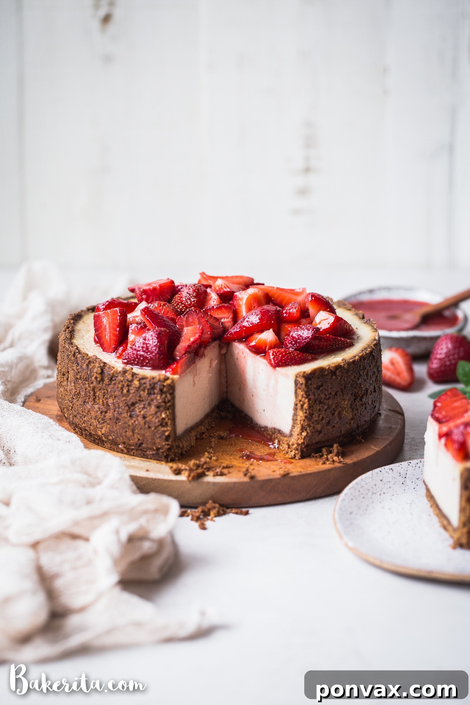 Decadent Baked Vegan Cheesecake Gluten Free 2 Experience the ultimate Baked Vegan Cheesecake, featuring a gluten-free and paleo graham cracker-style crust and a sweet, creamy vanilla cheesecake filling crafted from coconut yogurt and cashews for a perfect classic texture.