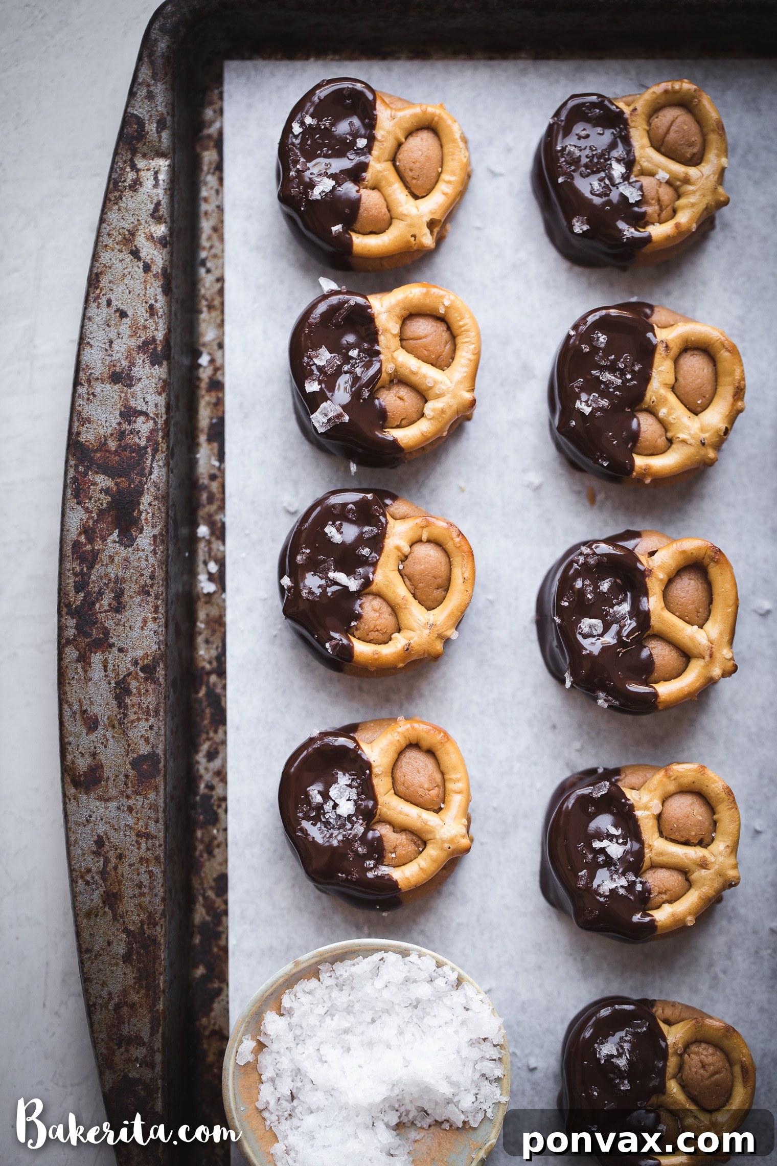 Irresistible Gluten-Free Peanut Butter Pretzel Clusters 3 Made with grain-free pretzels and dunk in dark chocolate, these Grain-Free Peanut Butter Pretzel Bites are the perfect easy snack or dessert made with just five ingredients!