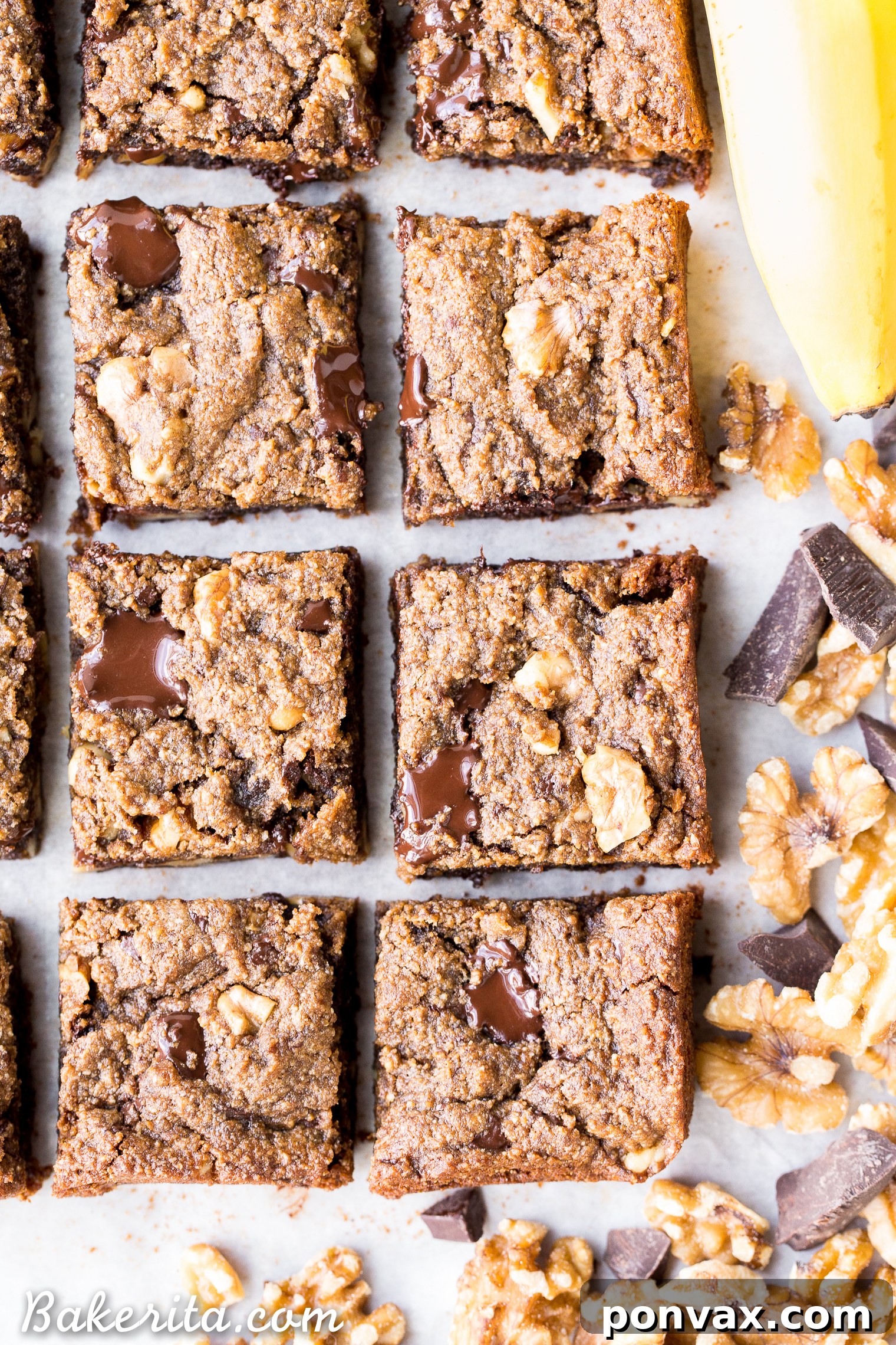 Vegan Super Bowl Feast: Over 50 Game Day Recipes 29 These Chocolate Chunk Banana Nut Blondies are a super chewy blondie, flavored with fresh bananas and studded with crunchy walnuts and dark chocolate chunks. You'd never guess that they're gluten-free, paleo and vegan.